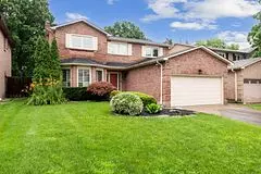 28 Hastings DR, Markham, ON L3R 4N9