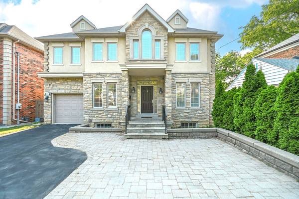 1084B Kipling AVE, Toronto W08, ON M9B 3M2