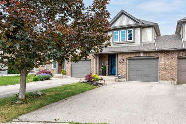 43 Flynn CT, St. Catharines, ON L2S 4E1