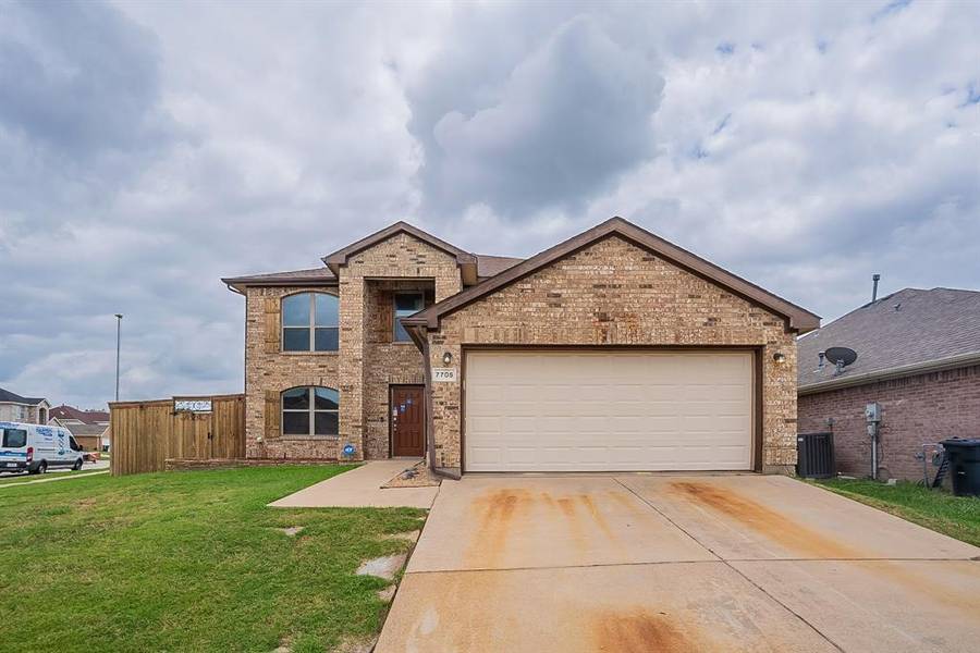 7705 Mason Dells Drive, Arlington, TX 76001