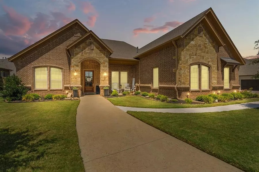 2703 Cabernet Lane, Arlington, TX 76001