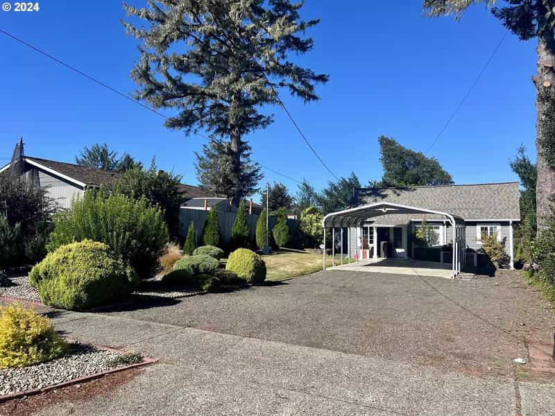 376 S WALL ST, Coos Bay, OR 97420