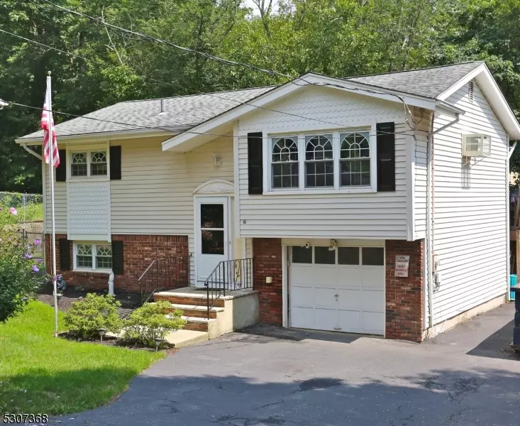 Hopatcong Boro, NJ 07843,19 Adelphi Trl