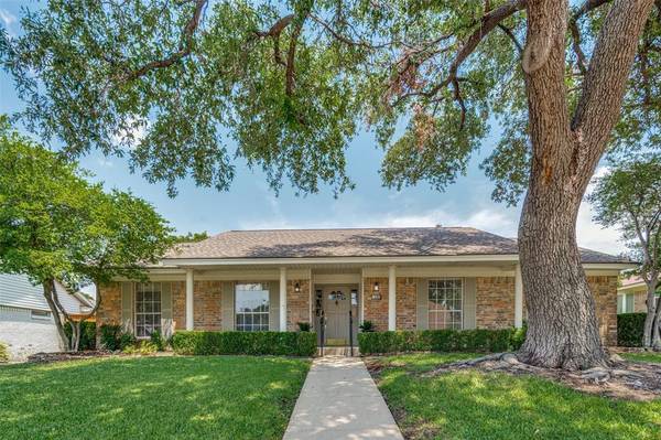 910 Loganwood Avenue,  Richardson,  TX 75080