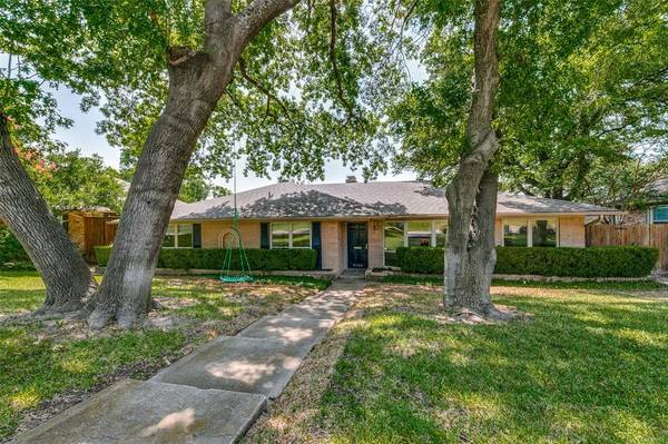 9326 Crestedge Drive, Dallas, TX 75238