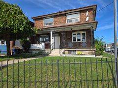 2 Ashbury AVE, Toronto C03, ON M6E 1V7