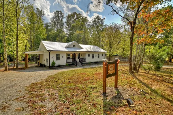 304 Misty Valley Lane, Ellijay, GA 30536