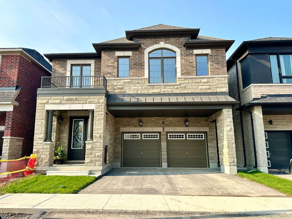 Markham, ON L6C 3M3,8 Sweet Pear ST