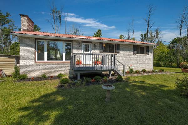 44 Lakeshore RD E, Oro-medonte, ON L0L 2E0