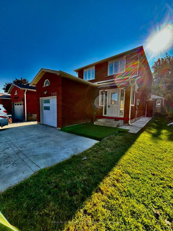 2016 Shay DR, Pickering, ON L1X 1X9