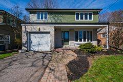 30 Schubert DR, Toronto E08, ON M1E 1Y7