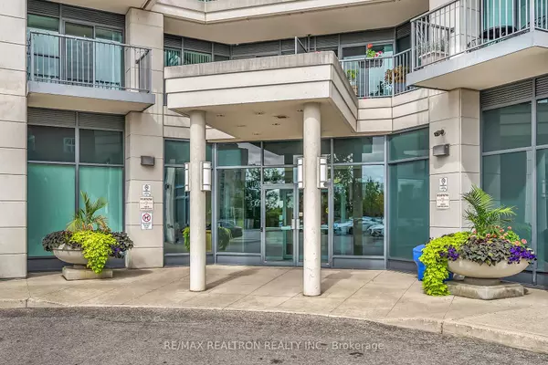 Richmond Hill, ON L4B 0B1,185 Oneida CRES #202