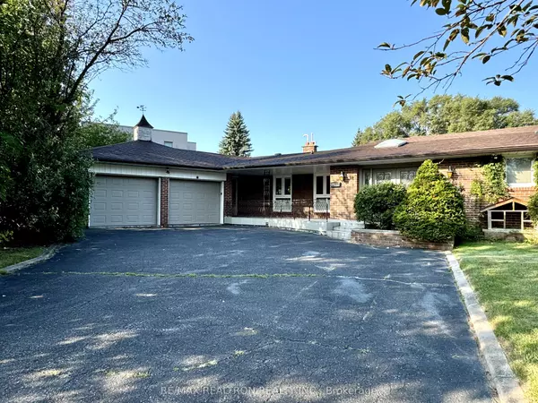 York, ON L3T 3A9,44 Fairway Heights DR