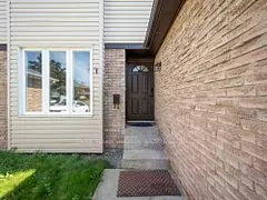 Mississauga, ON L5N 2T1,2604 Treviso CT