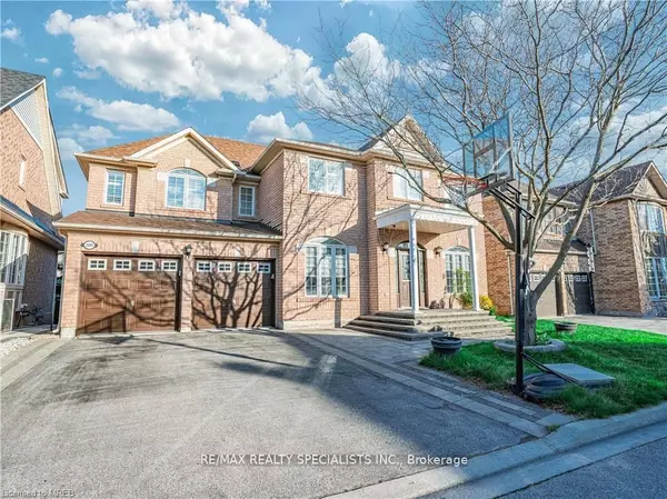 2085 Ashmore DR, Oakville, ON L6M 4T2