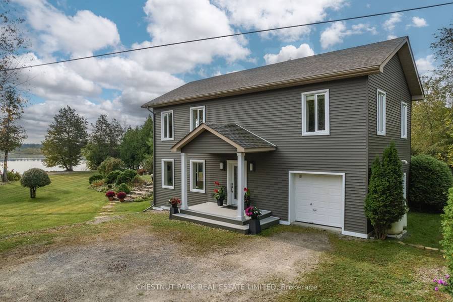 2749 Lakefield DR, South Frontenac, ON K0H 1X0