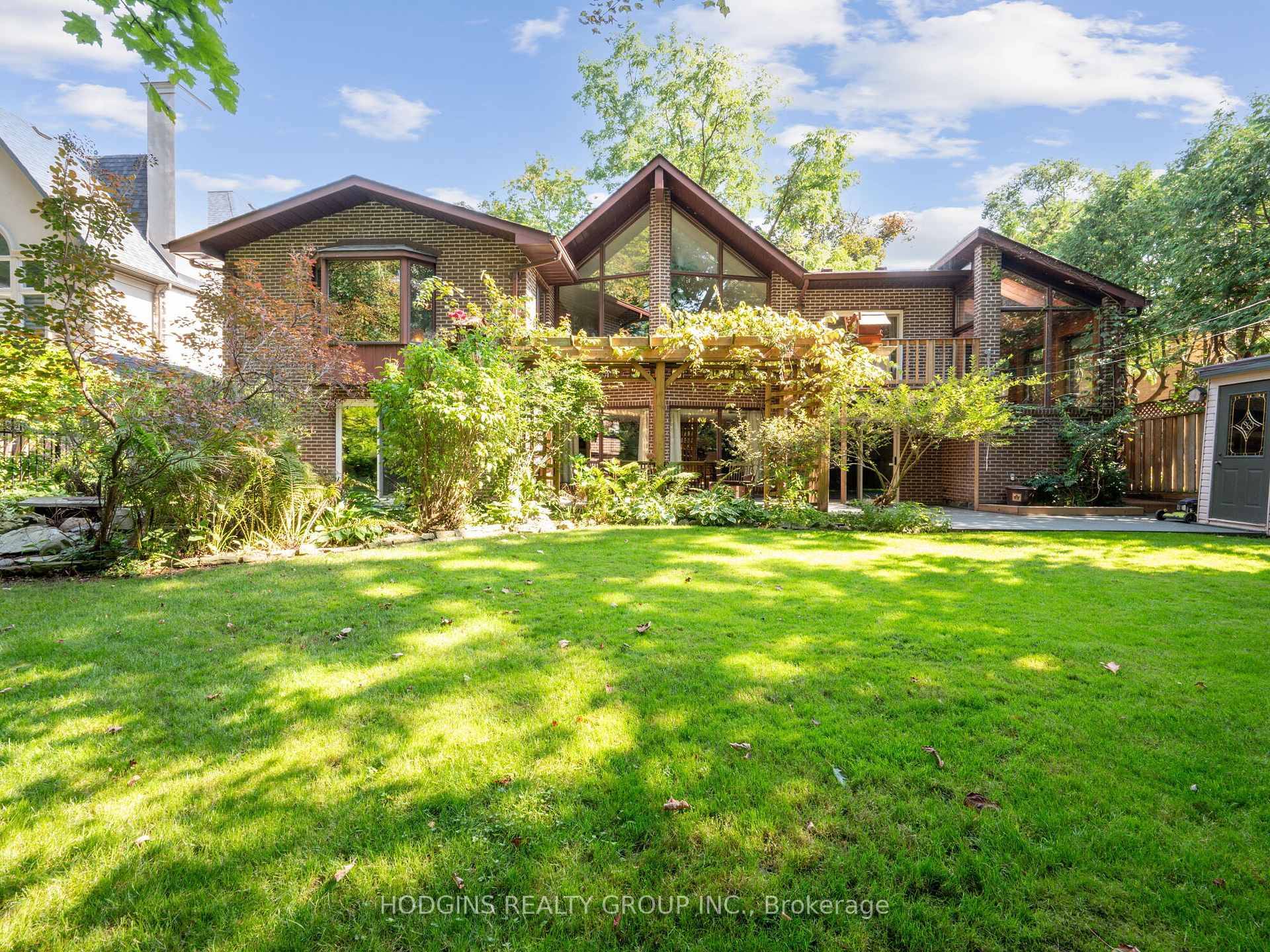 Mississauga, ON L5G 3Z9,1510 Trotwood AVE