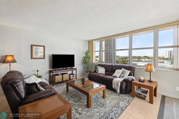 Hallandale Beach, FL 33009,1817 S Ocean Dr  #815