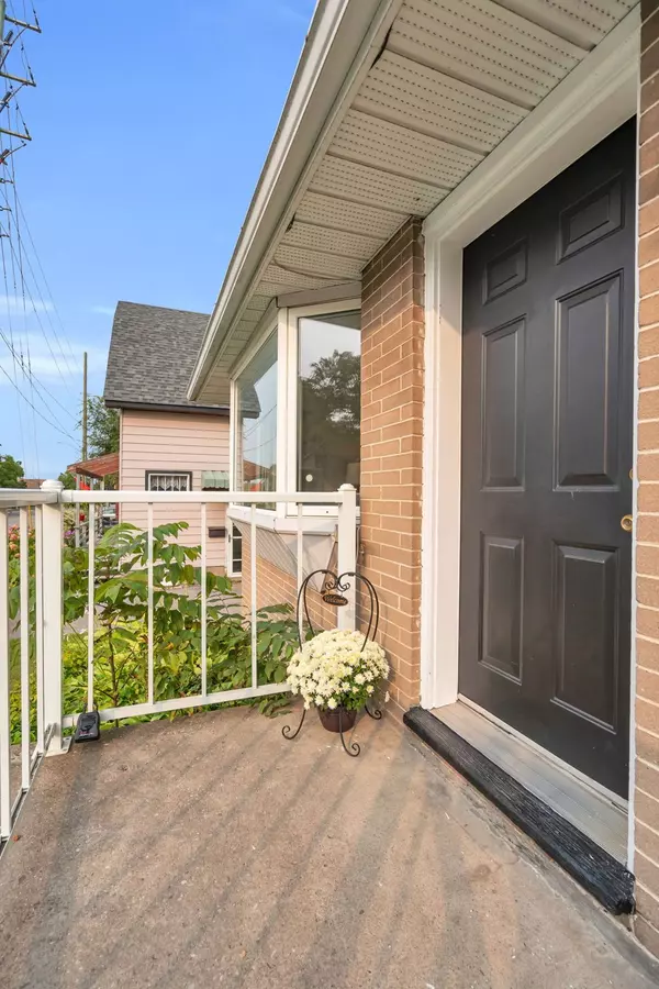 Barrie, ON L4N 3K9,144 Essa RD