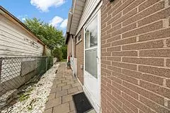 Toronto W10, ON M9V 2B9,16 Elmvale CRES