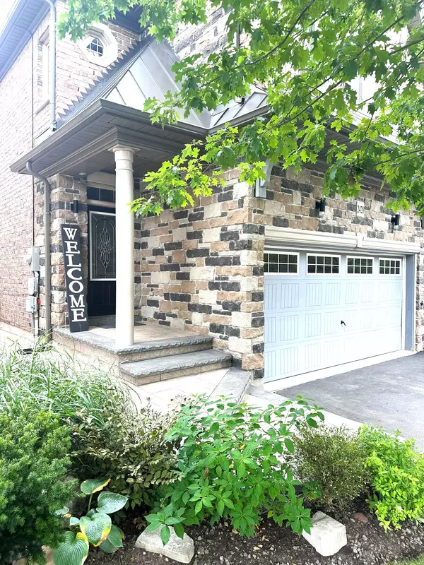 Oakville, ON L6M 0S2,2420 Village Common N/A