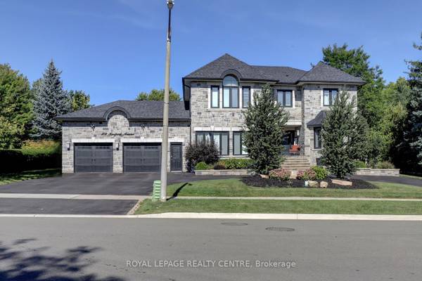 102 Kenpark AVE, Brampton, ON L6Z 3J9