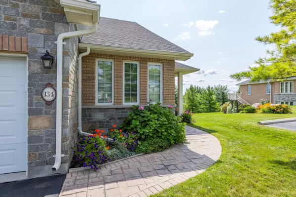 Peterborough, ON K9J 0A9,134 Village CRES