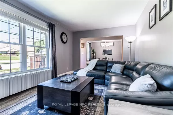 Niagara Falls, ON L2E 2T8,5396 Alexander CRES