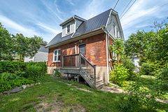 300 Division ST, Kingston, ON K7K 3Z9