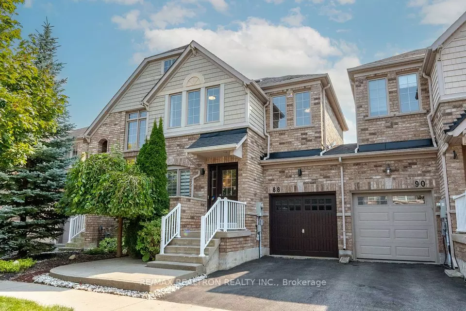 Richmond Hill, ON L4E 4W5,88 Cozens DR