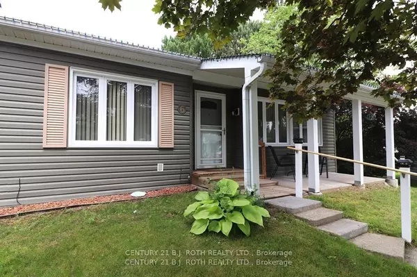 Innisfil, ON L9S 1M9,6 Yew CT