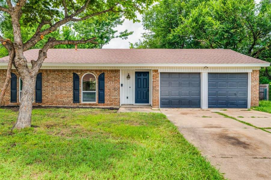 604 Sue Ann Lane, Burleson, TX 76028