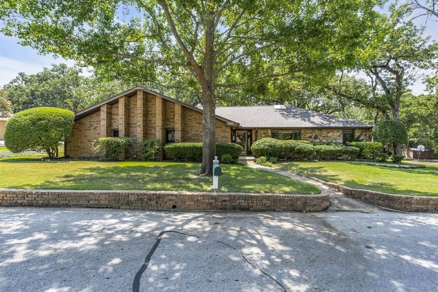 118 Nowlin Drive, Highland Village, TX 75077