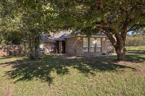 3131 Shady Grove Circle, Granbury, TX 76049