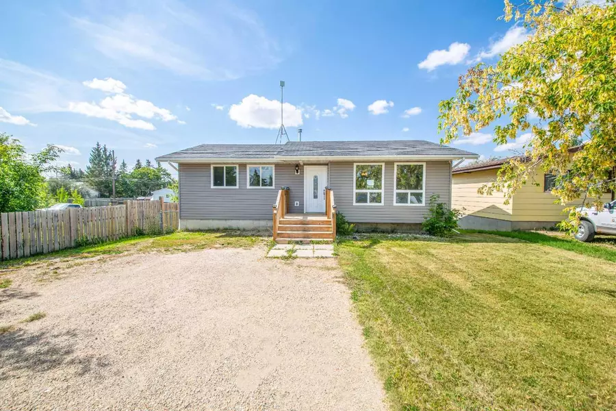 216 2 ST East, Lashburn, SK S0M 1H0