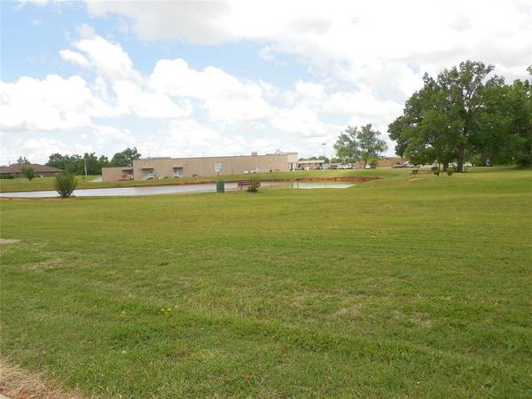 106 Landmark Drive, Yukon, OK 73099