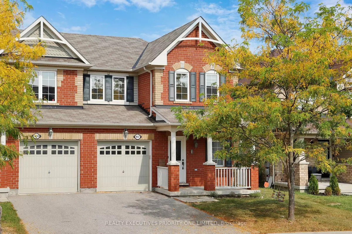 Pickering, ON L1X 0A4,1857 Liatris DR