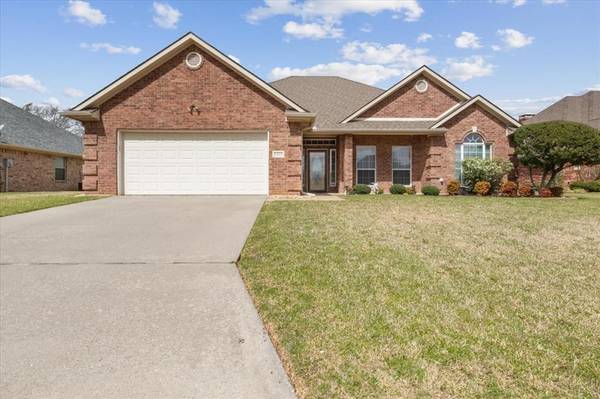 2228 N Village Drive, Bonham, TX 75418