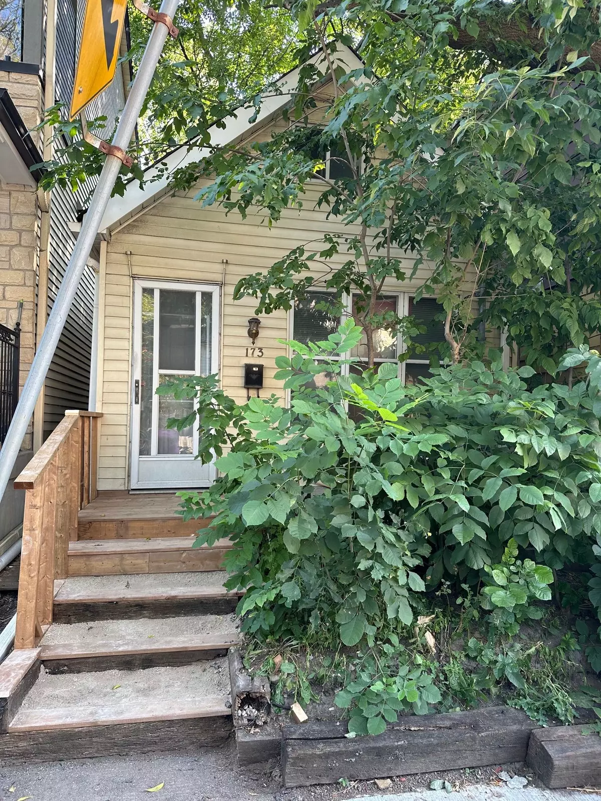 Toronto, ON M4L 2Z5,173 Craven RD