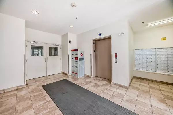 Calgary, AB T3R 0K5,1540 Sherwood BLVD NW #1324