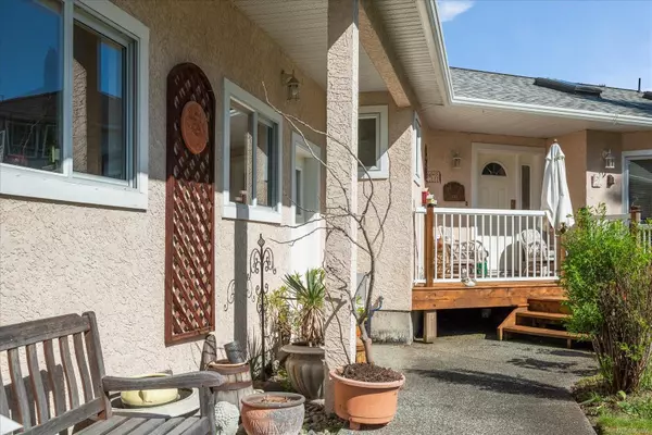 Ladysmith, BC V9G 1N5,881 Therres Cres