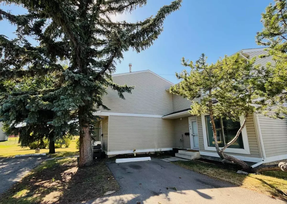 Calgary, AB T1Y 3A5,306 PINESTREAM PL NE