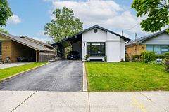 5 WESTHAMPTON DR, Toronto W09, ON M9R 1X7