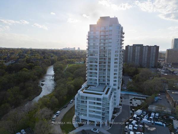 10 Wilby CRES #216, Toronto W04, ON M9N 1E5