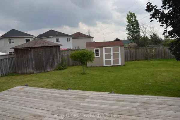 Kitchener, ON N2E 4H3,132 Henhoeffer CRES