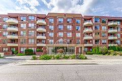 Toronto C11, ON M4G 4E3,955 Millwood RD #212