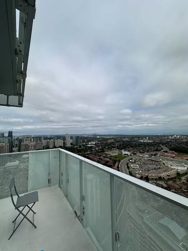 Mississauga, ON L5B 0M4,3883 Quartz RD #3804