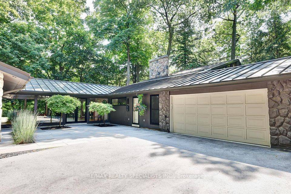 Mississauga, ON L5K 1S3,2386 Lionheart CRES
