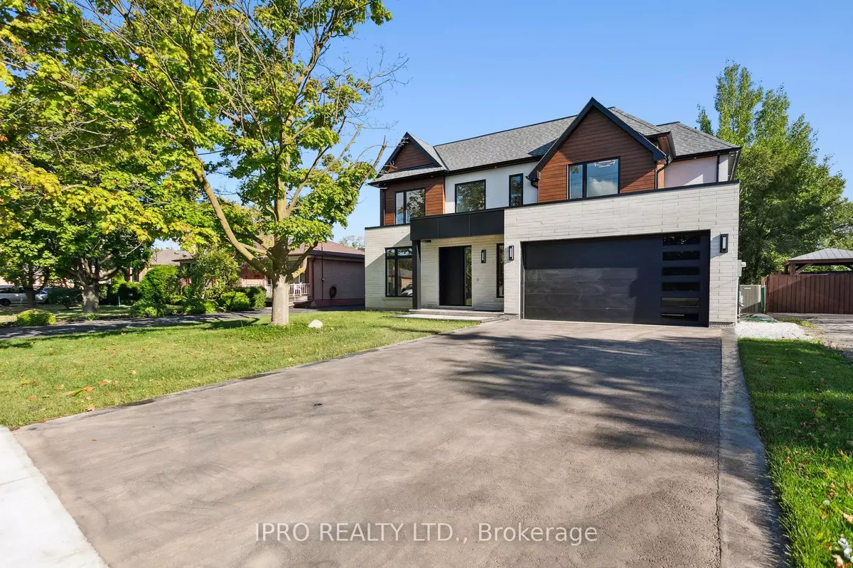 Oakville, ON L6L 2E9,2082 Bridge RD W