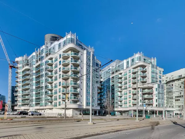 Toronto C01, ON M5V 3M3,600 Queens Quay W #209